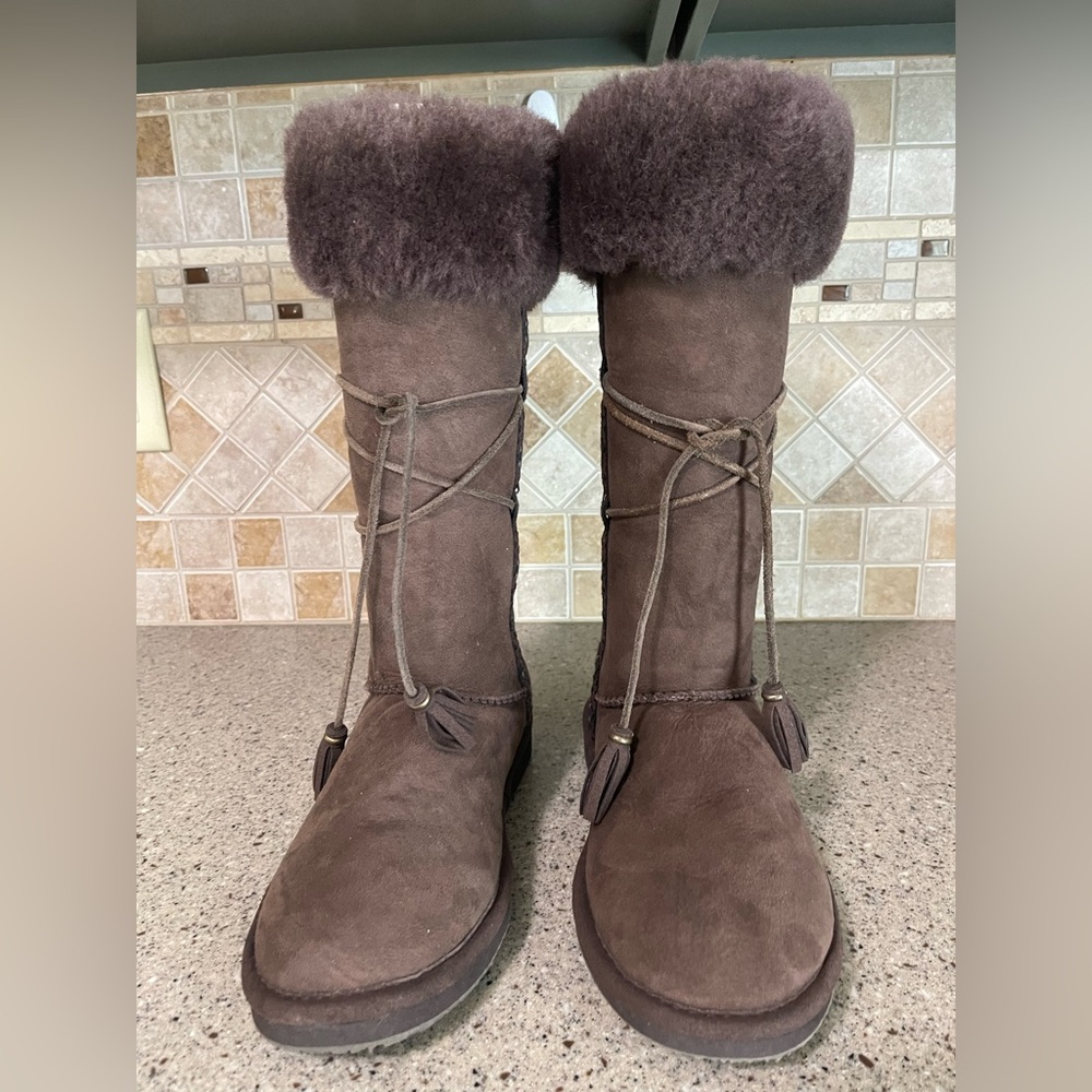 LL Bean Women’s Aztec Indian Shearling Sheepskin Tall Chocolate Brown Boot Sz 8 - Picture 3 of 10